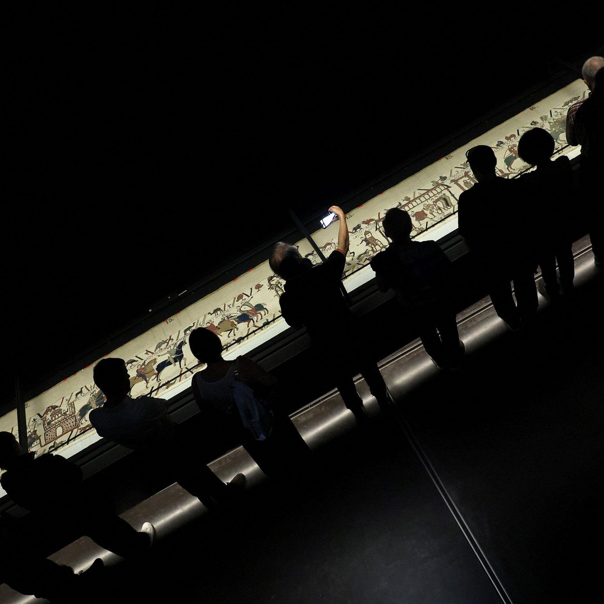 British Museum Bans Photography of Bayeux Tapestry to Keep Lines Moving