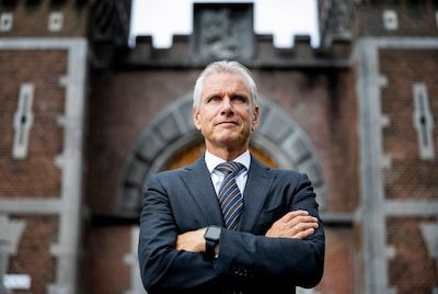Topambtenaar: bajesklant vaker overdag naar werk om cellentekort aan te pakken