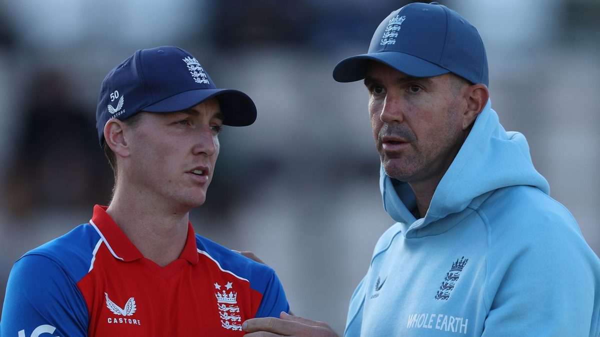 Brook relishing working with mentor of Pietersen's calibre