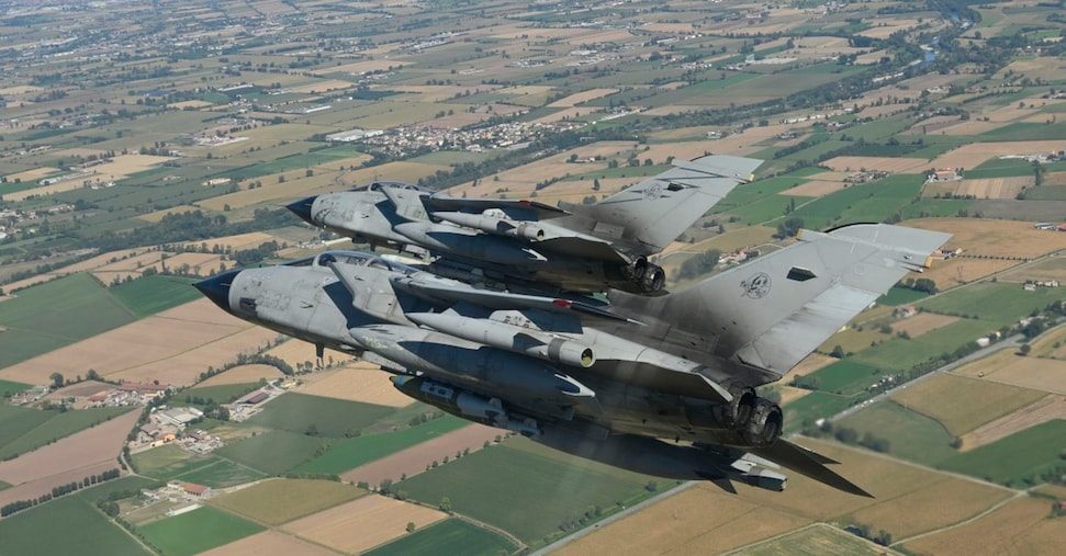 Arabia Saudita, ipotesi riduzione aerei e militari italiani. Crosetto: misure per una maggiore sicurezza dei caccia