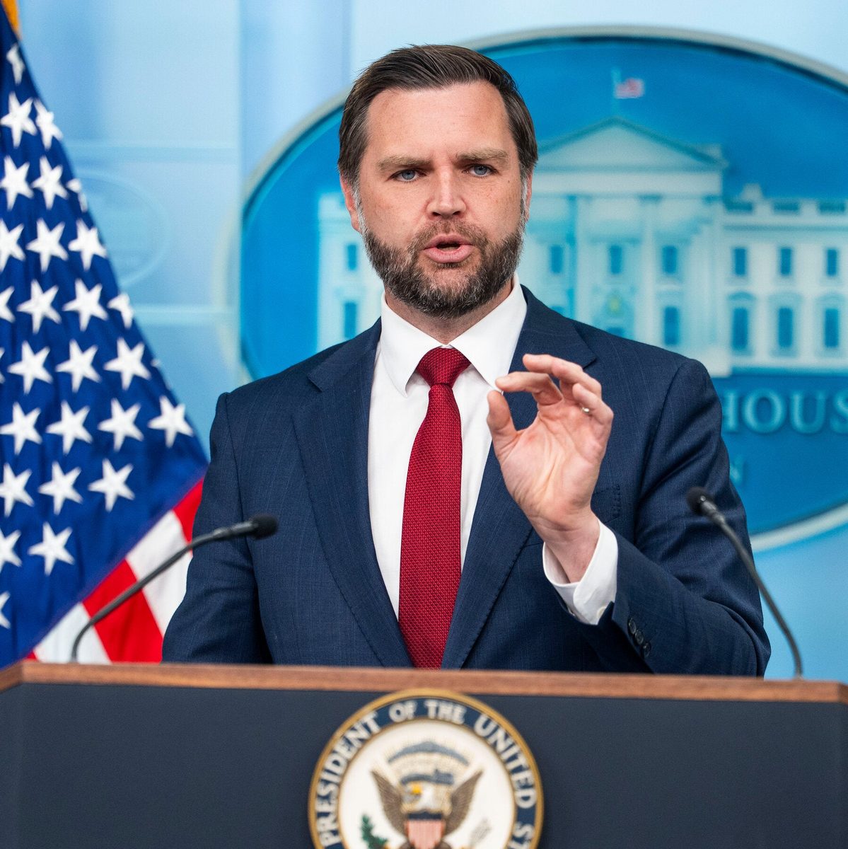 What JD Vance Knew About the War, and New Warnings About A.I.