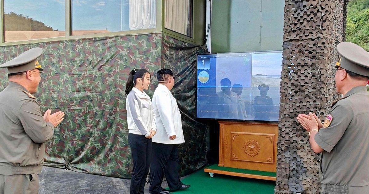 Pjongjang testuje "ultranowoczesną" broń. Kim wybrał nieprzypadkową datę
