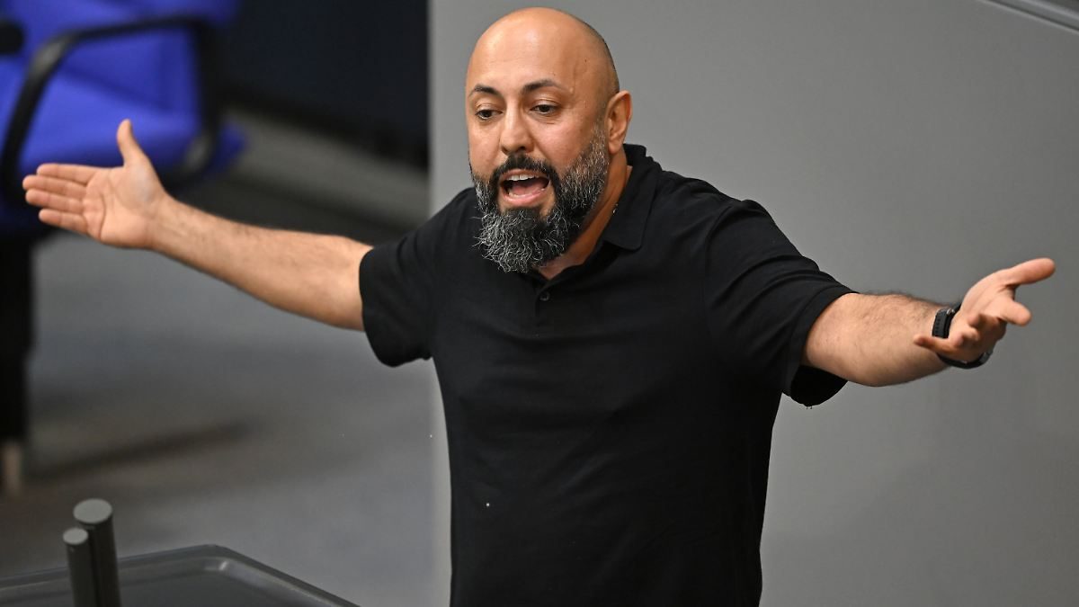 "Wusste nicht, wer das ist": Linken-Abgeordneter Kocak erklärt Chat mit Clanchef-Sohn