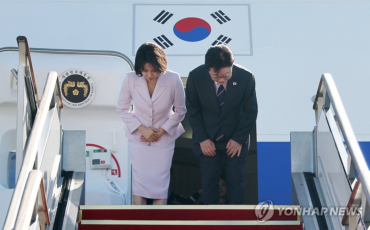 李대통령, 프랑스 국빈방문 출발…"국익위한 외교 소임 다할 것"(종합)
