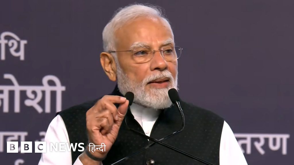 पीएम मोदी ने विरोधियों को बताया 'नाराज़ फूफा', दिमाग़ी नक्सली का फिर किया ज़िक्र