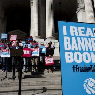 Met ‘Verbied dit boek’ daagde deze schrijver Trumps Amerika uit. En inderdaad: zijn boek werd verboden