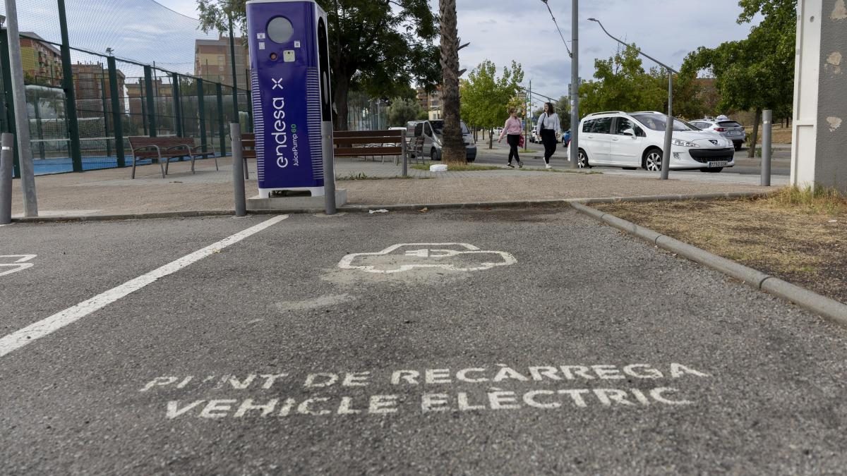 El robo de cable de cobre llega a los cargadores de coches eléctricos