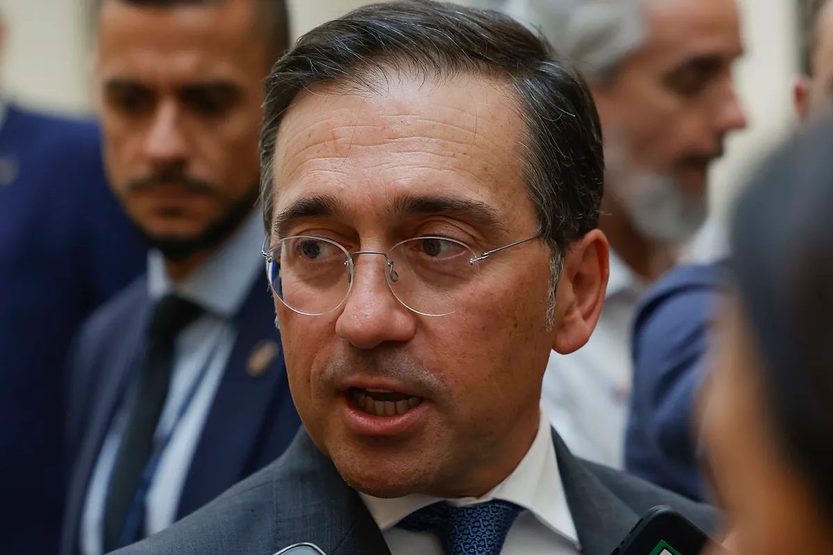 Albares se reunirá con su homólogo de Marruecos para tratar el retorno de los cerca de 10.000 inmigrantes que aún perma…