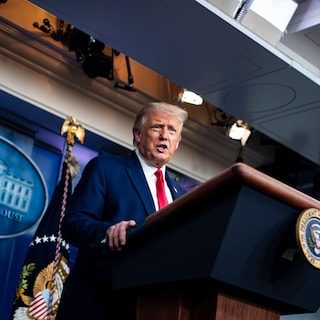 Trump kreeg de ene nederlaag na de andere over zich heen. En toen richtte hij zich op een vertrouwd doelwit: de pers