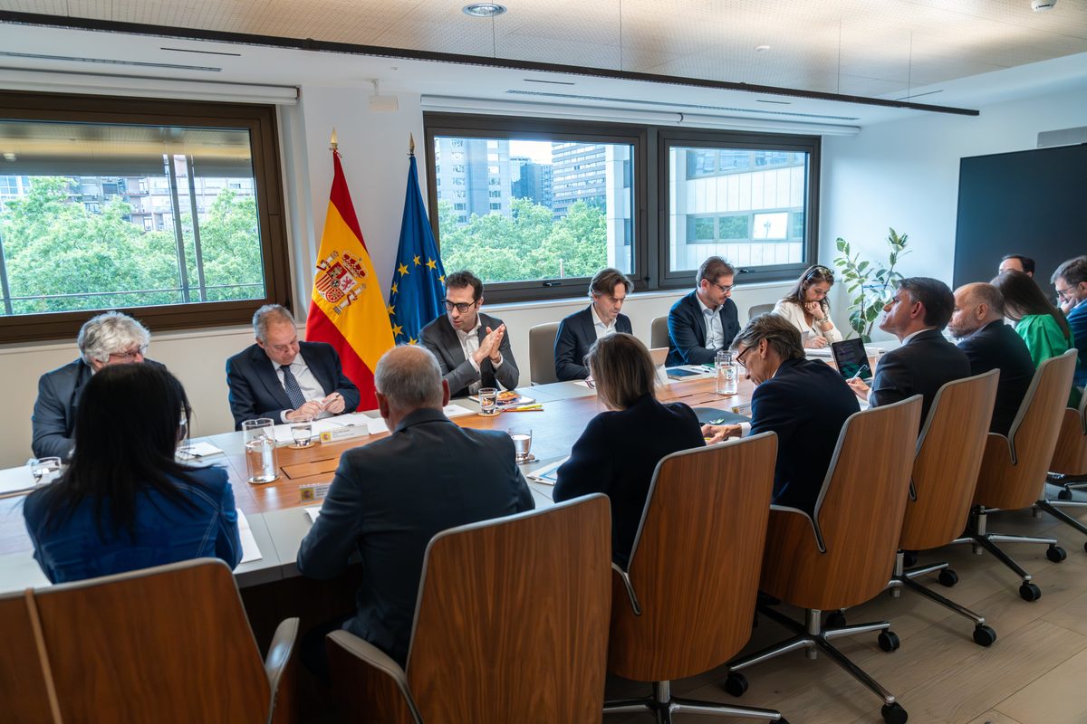 La gran industria alerta al Gobierno de paradas de sus fábricas este otoño por los altos precios de la energía