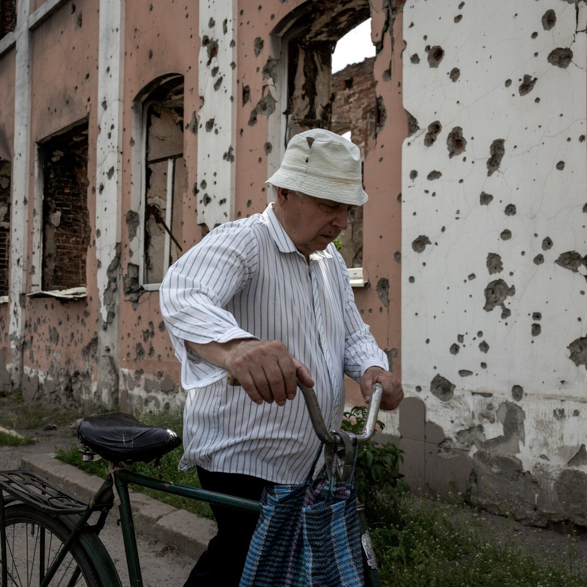 As Russia Again Draws Near, a Frontline City Fears Obliteration This Time