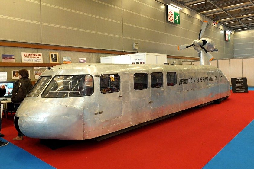 En 1974, Francia tenía listo un tren que levitaba sobre sus vías e iba a 430 km/h. Fue una proeza técnica y un fracaso…