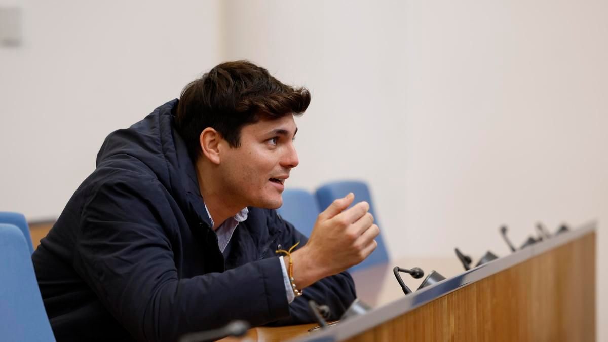 El Congreso retira la credencial de prensa de manera definitiva a Vito Quiles con la abstención del PP