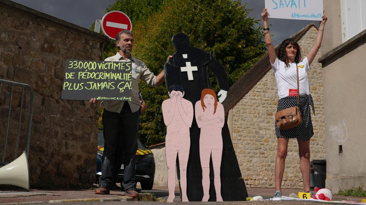 Pope Leo XIV will meet with the French abuse survivors as critics demand action