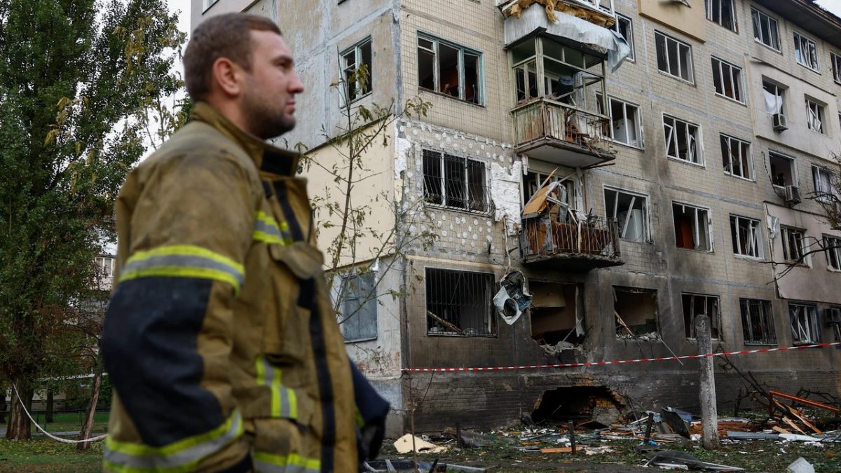 Zeker drie doden in Oekraïne na Russische aanvallen, Oekraïne raakt oliecomplex