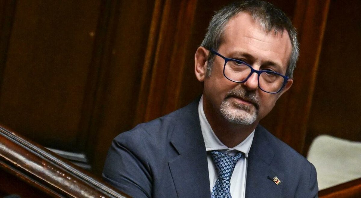 Caso Cospito, i giudici: «Delmastro rivelò informazioni segrete a Donzelli per finalità politiche»