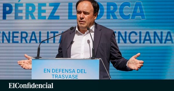 Llorca exige al Gobierno que "deje de financiar los trasvases en Marruecos" y mantener el Tajo-Segura