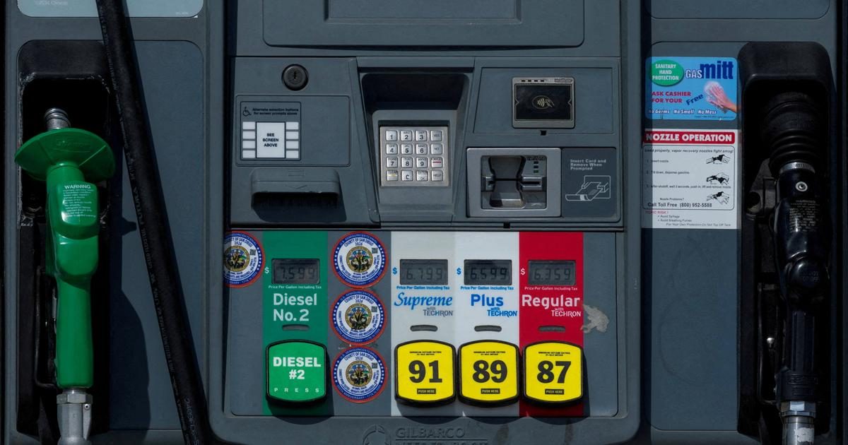 Baisse de taxes, plafonnement… Comment nos voisins européens réagissent-ils à la flambée des prix des carburants ?