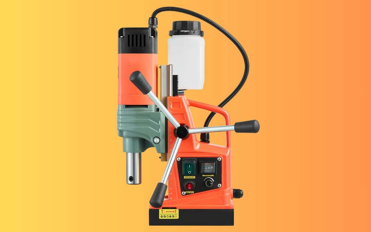 Avec ce code promo, VEVOR fait plonger le prix de sa perceuse magnétique de 1 450 W