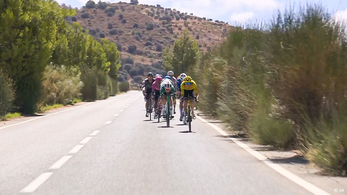LIVESTREAM Vuelta: Alles komt weer samen na 100 kilometer, welke vlucht krijgt wel een vrijgeleide?