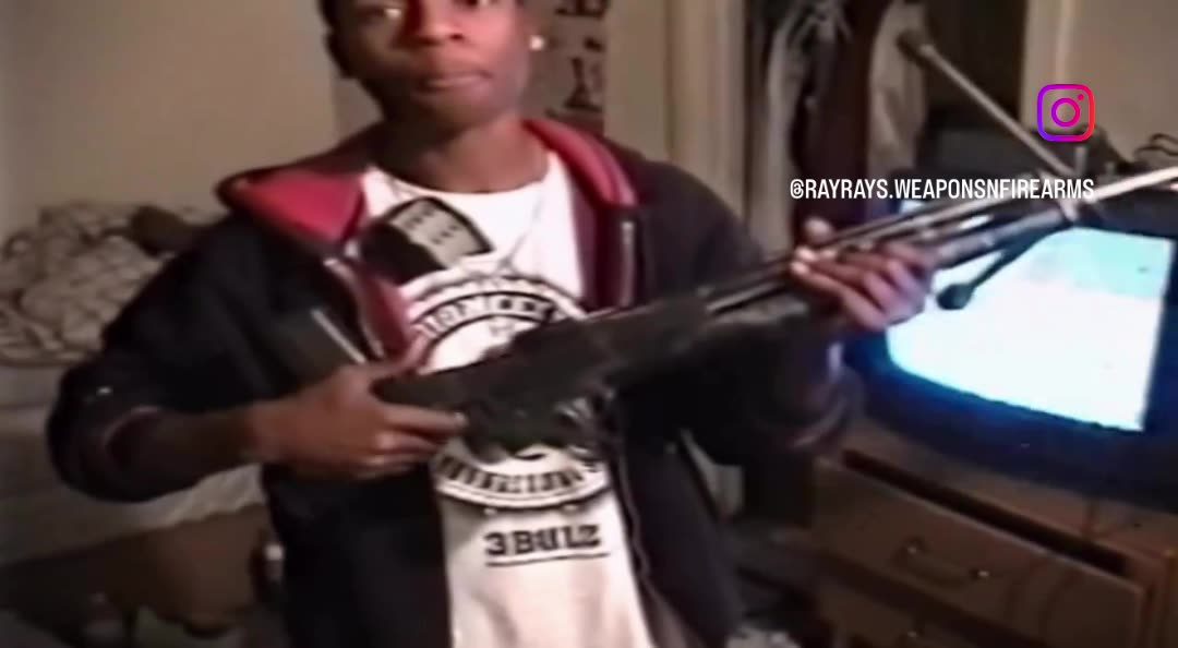 Guys be pulling up with pack a punch weapons from cod now
