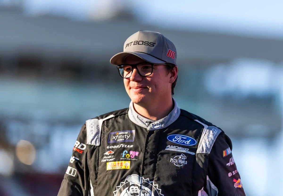 Sheldon Creed Wins Darlington Chase Opener in Impressive Fashion