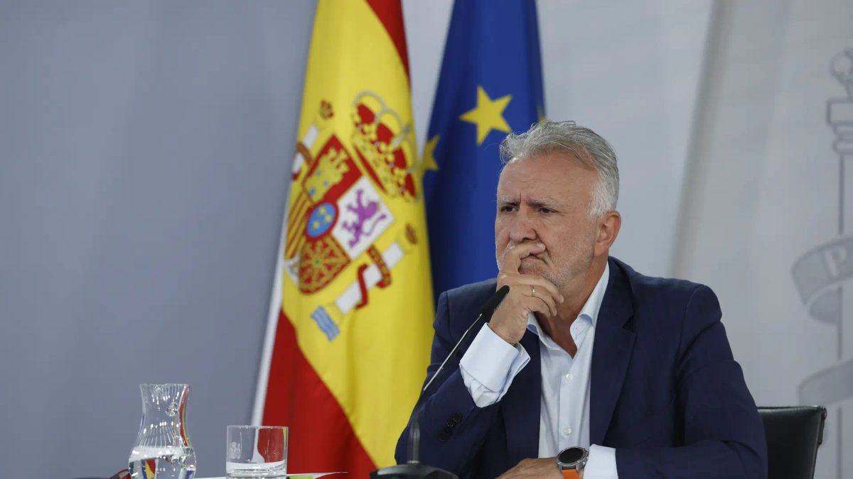 El Gobierno dice que la "mayoría" de inmigrantes en Ceuta no tiene derecho a quedarse y que está agilizando devoluciones