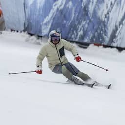 Topskiër Marcel Hirscher na acht maanden weer op de sneeuw in Zoetermeer