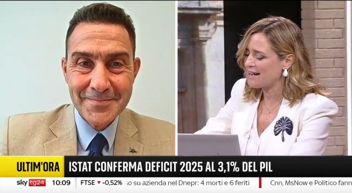 Vannacci: «Gonna corta o gonna lunga? Una donna la preferisco sempre senza»