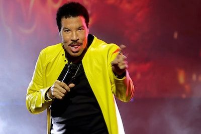 Lionel Richie (77) ondergaat hartingreep en annuleert drie optredens