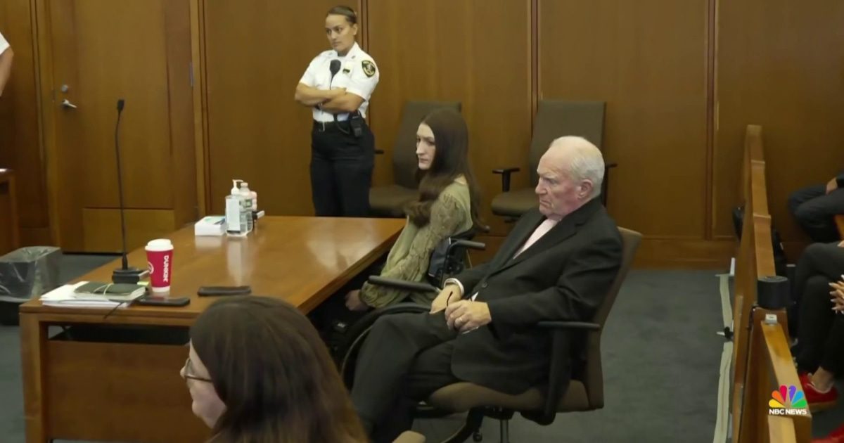 Prosecutors weigh second trial for Lindsay Clancy