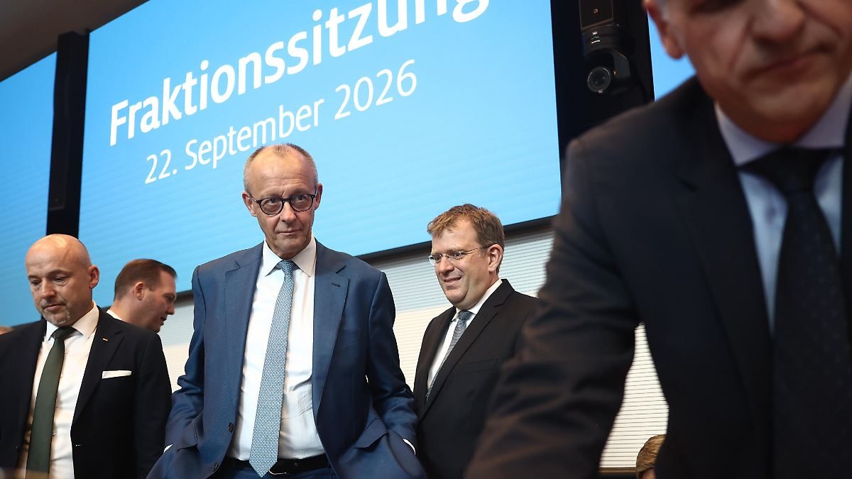 Kanzler demütig in der Fraktion: Merz übersteht auch Tag zwei nach Wahldebakel