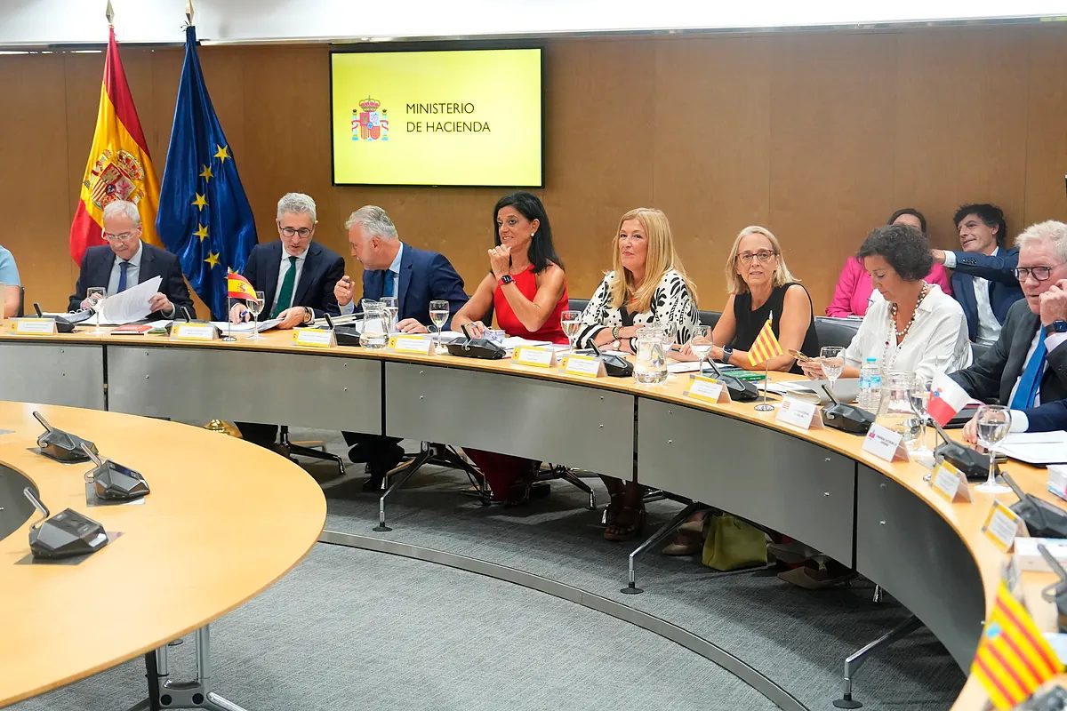 El Gobierno impone al 90% de las comunidades el modelo de financiación de Junqueras mientras "racanea todo" a Ceuta