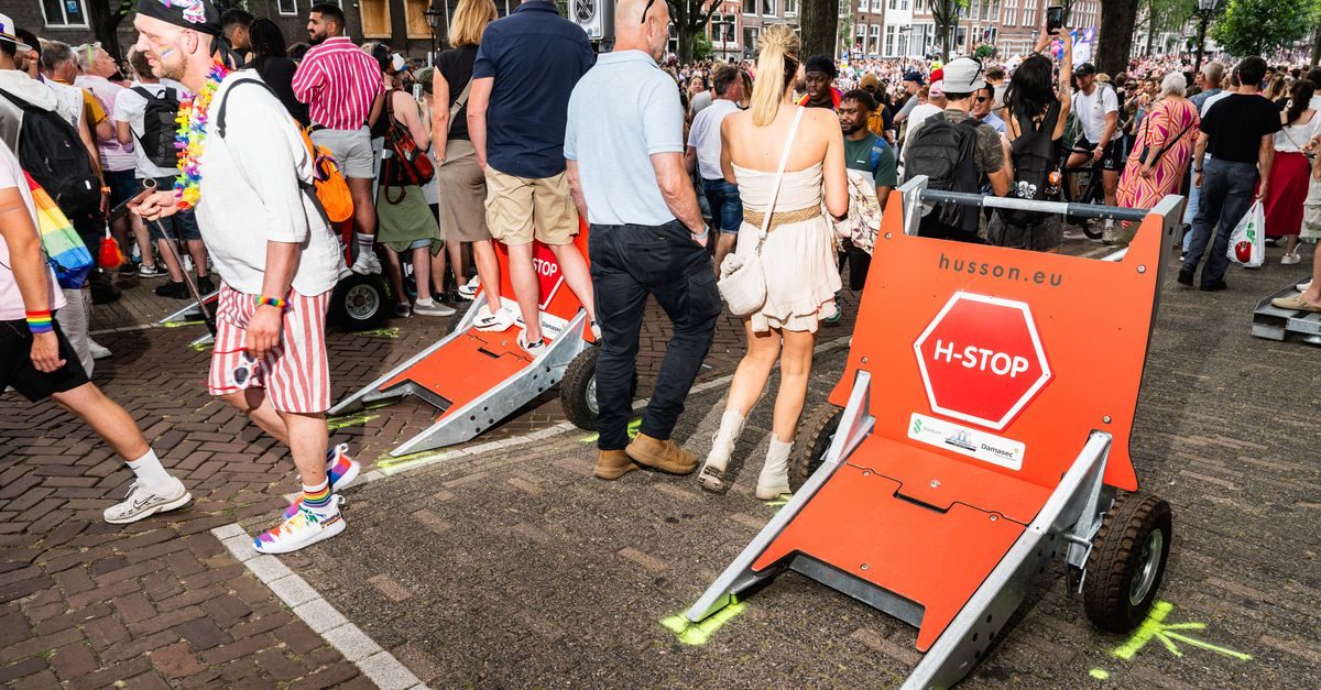 Honderden meldingen van discriminatie rondom de Pride in Amsterdam: van scheldpartijen en bedreigingen tot het gooien v…