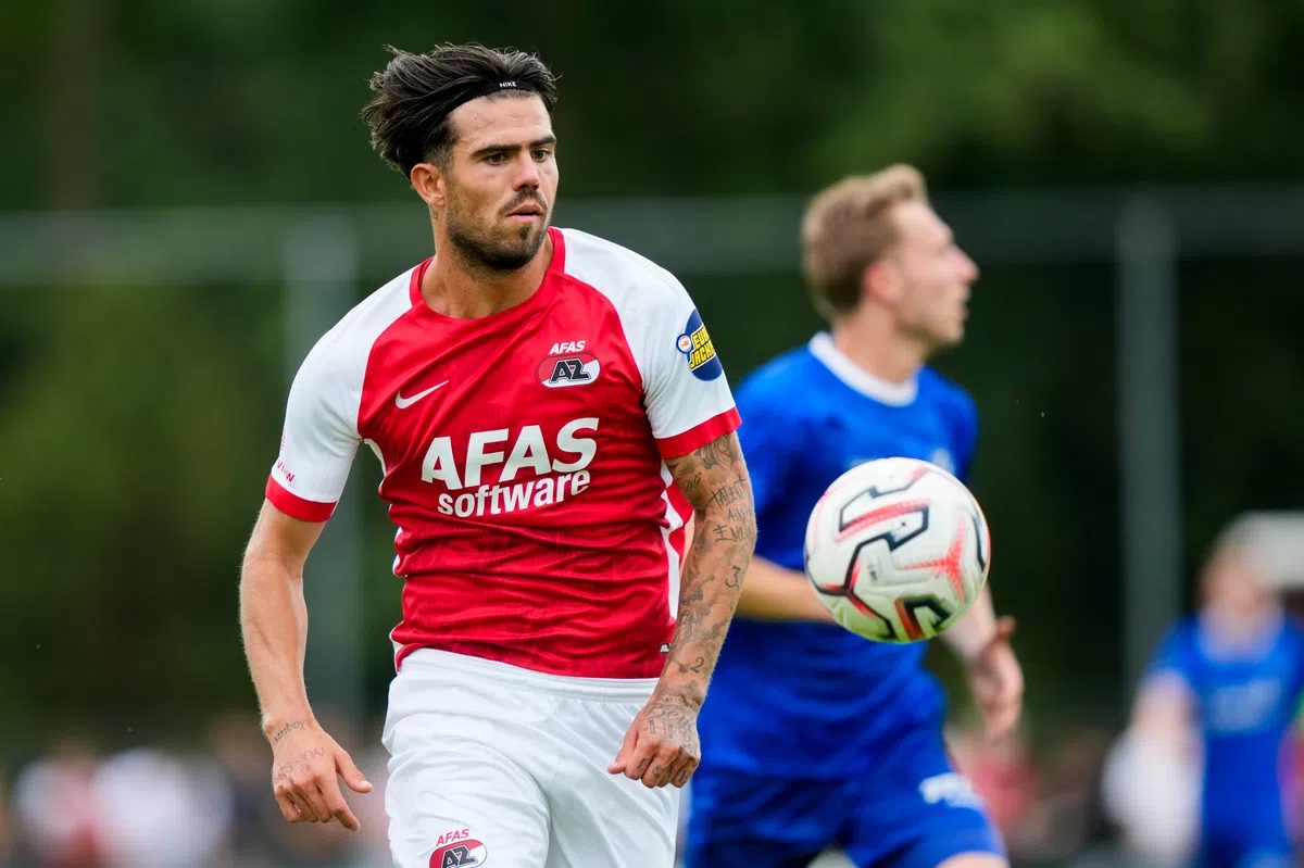 Kasius keert terug bij AZ tijdens grote oefenzege op Jong NEC