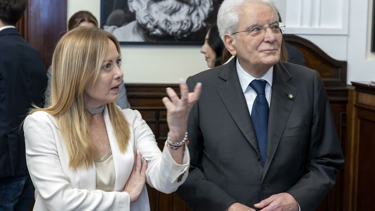 Meloni contro Mattarella: “Da ministro invitava a non concentrare gli stranieri in classe”. Era il 1990, gli studenti n…