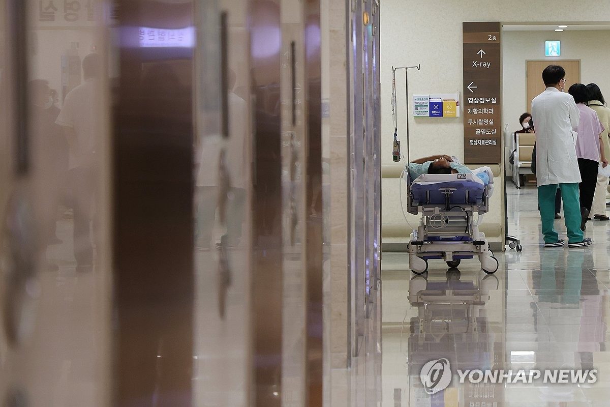 희귀질환자 3명중 1명, 치료비에 자산 처분…정부 지원 확대