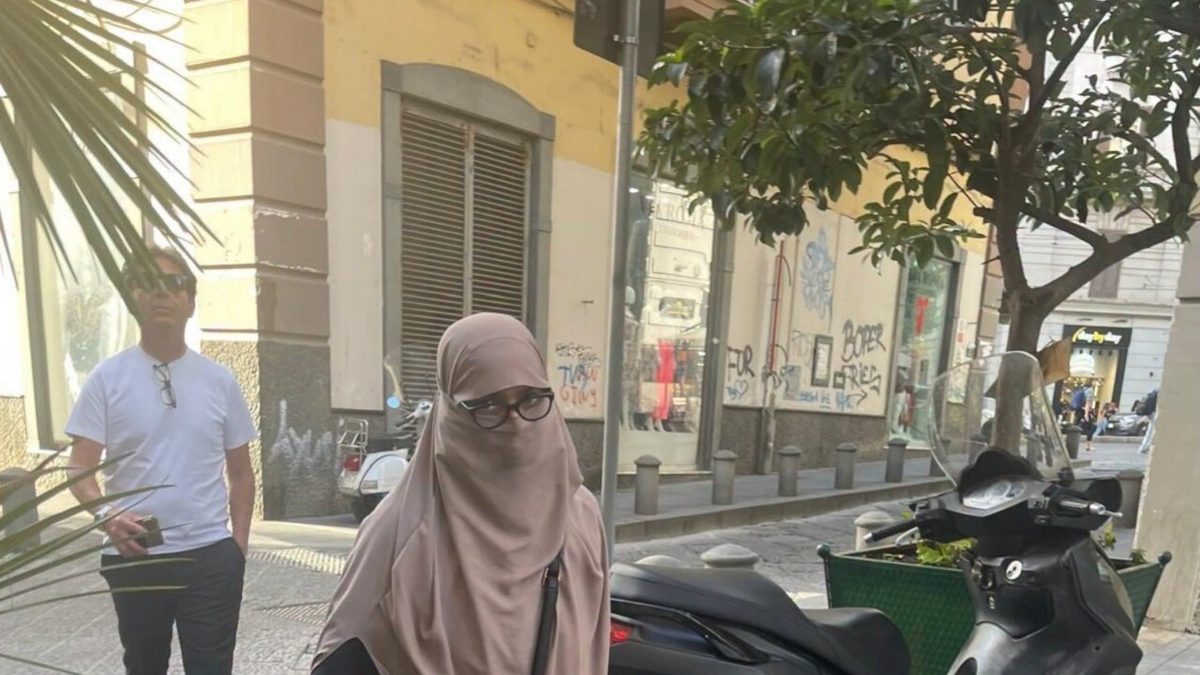 Sangiuliano (FdI) posta foto: 'Ecco il pericolo islamizzazione'