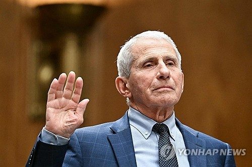 "FBI '코로나 기원' 수사 확대…파우치·노벨상 수상자도 대상"