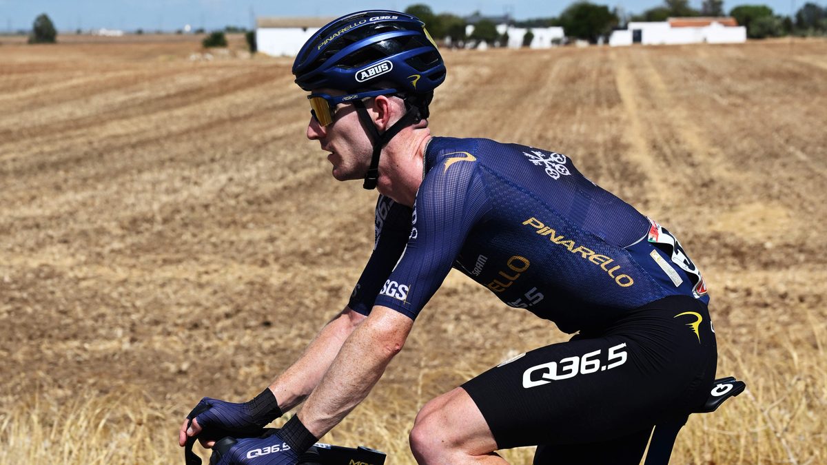 LIVE Vuelta | Eddie Dunbar weer bijgehaald, nu weer grote kopgroep