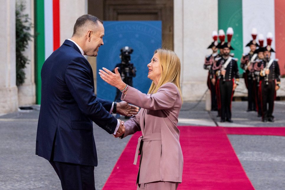 „Drogi Karolu Nawrocki”. Premier Włoch dziękuje prezydentowi