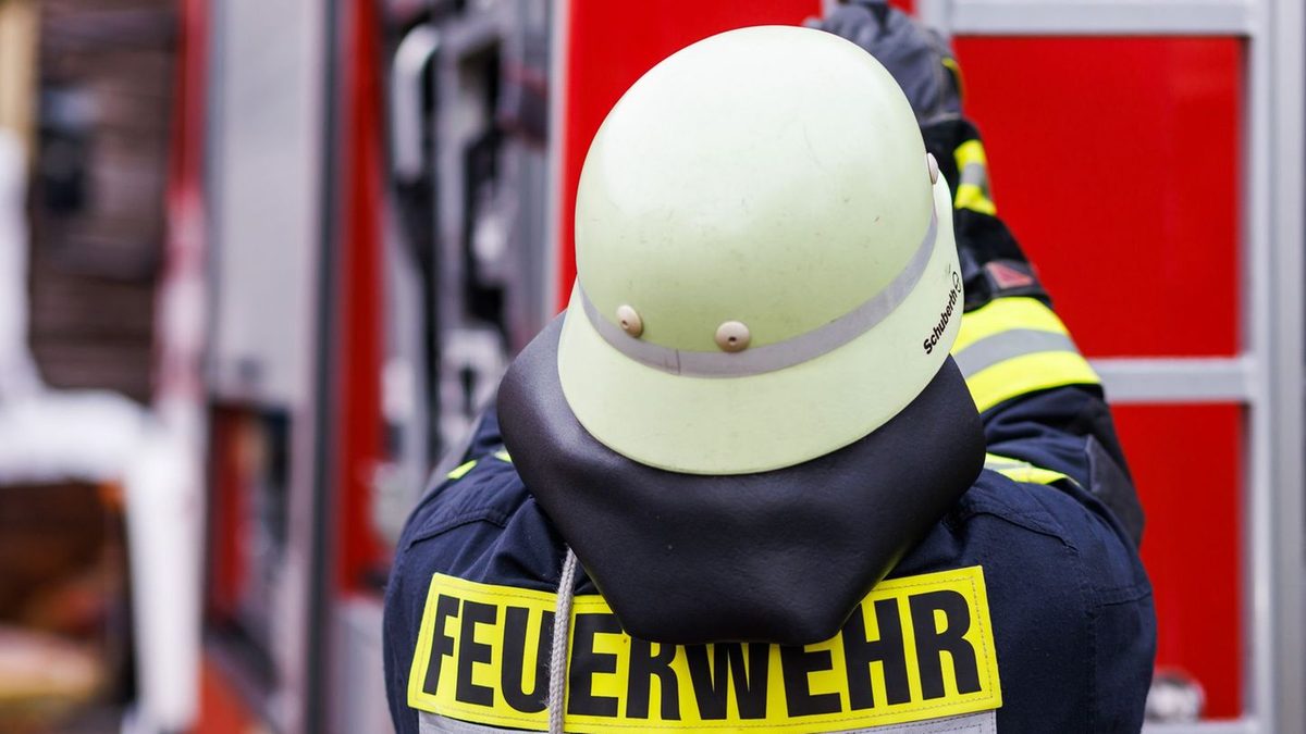 Brände: Feuer in Biblis: 43-Jähriger bei Suchaktion verletzt
