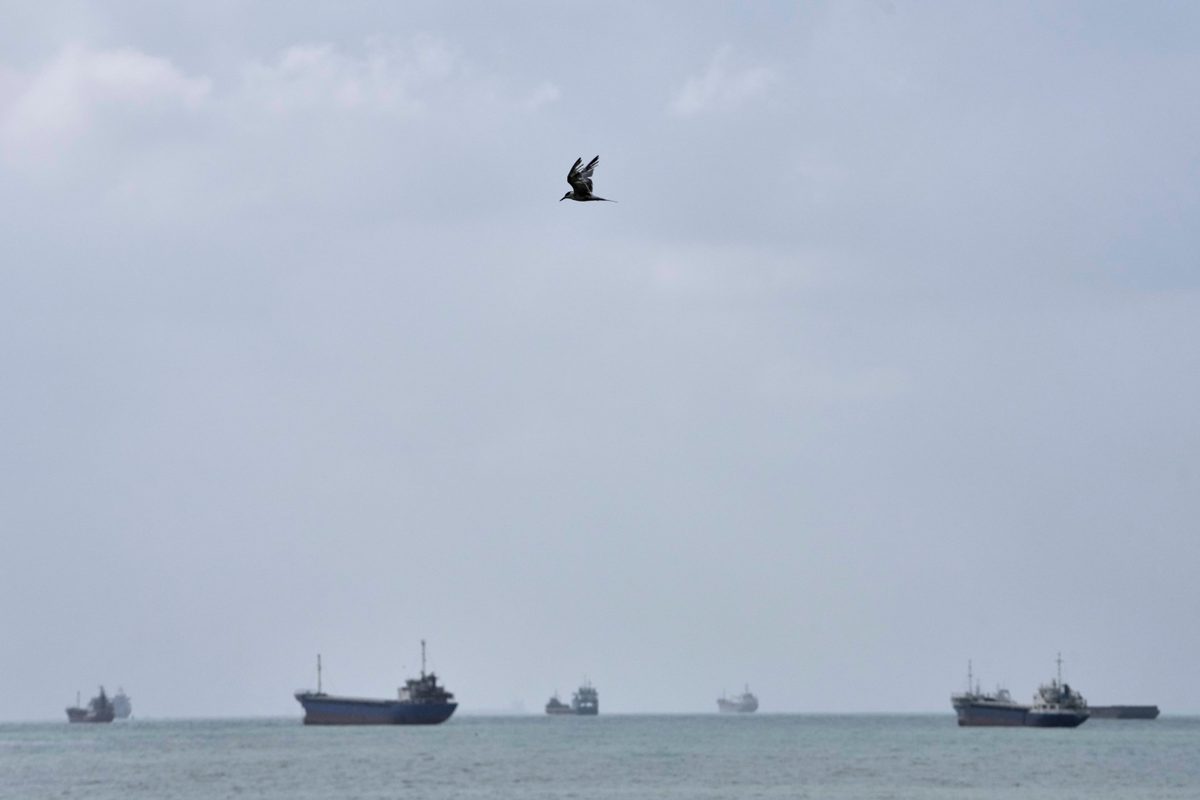 Irã acusa EUA de ataque a petroleiro em meio à escalada de tensões no Oriente Médio
