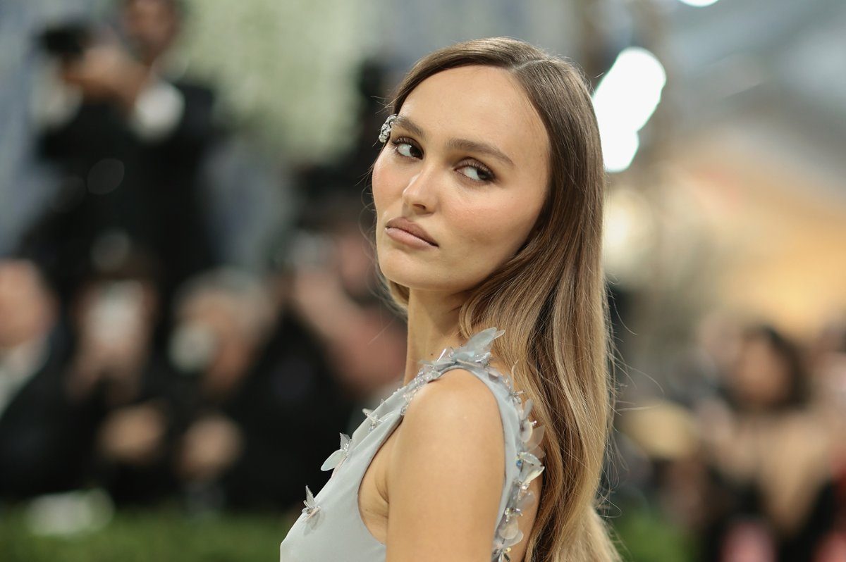 Lily-Rose Depp w filmie o "Playboyu". Kto zagra Hugh Hefnera?