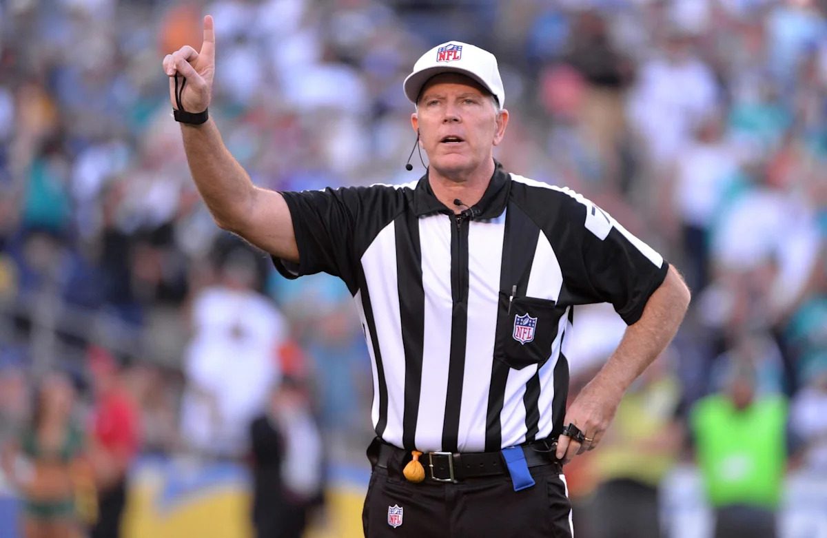 On-air rules analyst had no explanation for controversial call that allowed Michigan Hail Mary