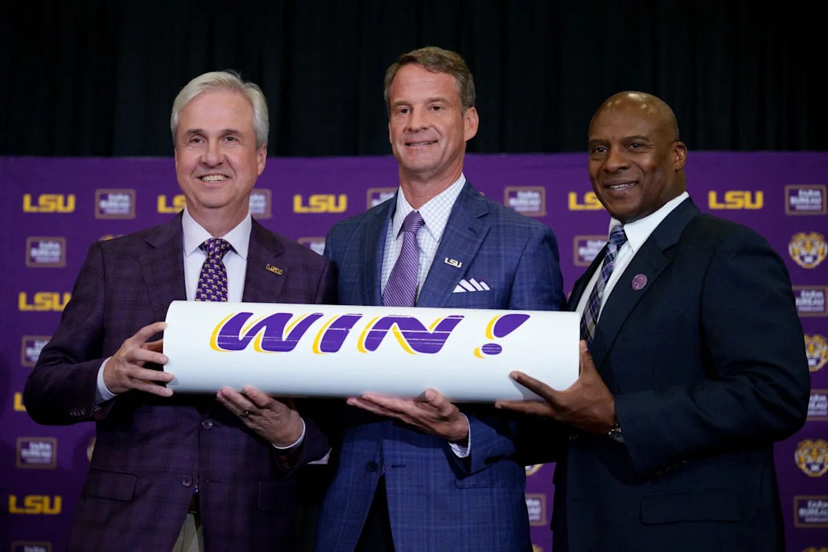Lane Kiffin trolls LSU football haters with viral ‘pro players’ interview