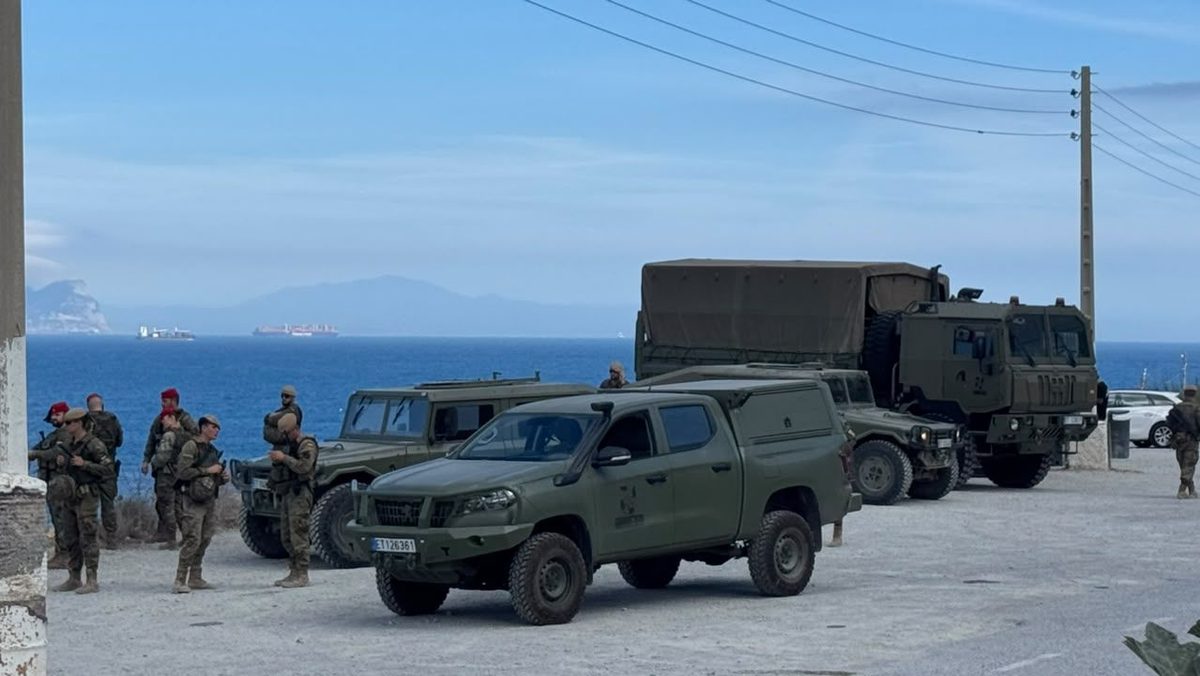 Policía y Ejército se despliegan en la frontera de Ceuta por una alerta: cientos de subsaharianos pretendían un nuevo a…