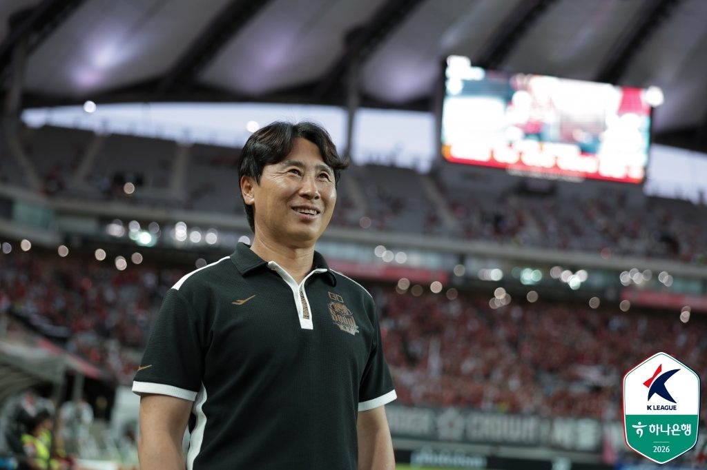 '시즌 첫 5연승' 서울 김기동 감독 "상대 퇴장에도 힘든 경기"