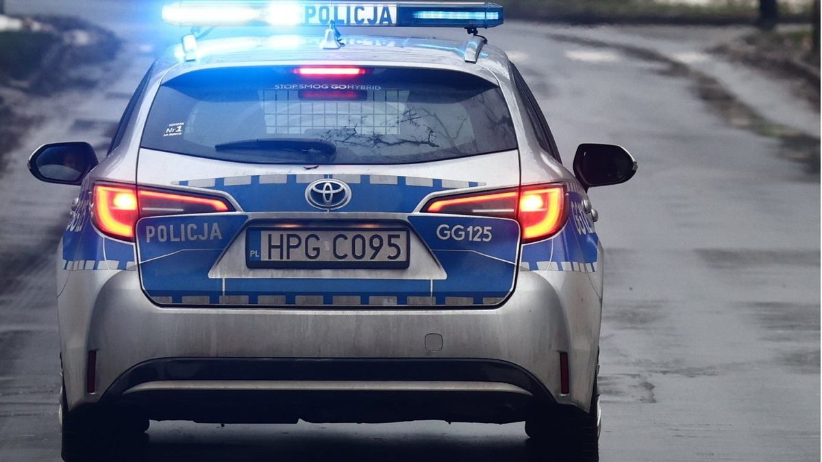 Incydent na stacji paliw w Będzinie. Policjanci oskarżeni o pobicie chorego mężczyzny