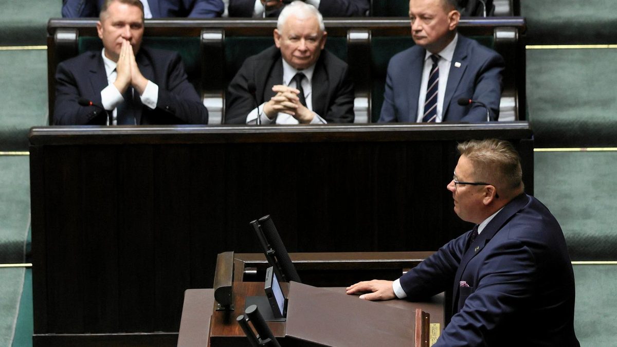 Nieoficjalnie: wiadomo, kto zastąpi Dorożałę w resorcie klimatu. To poseł klubu Centrum